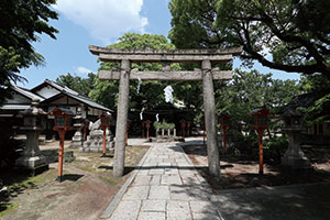 高石神社の境内